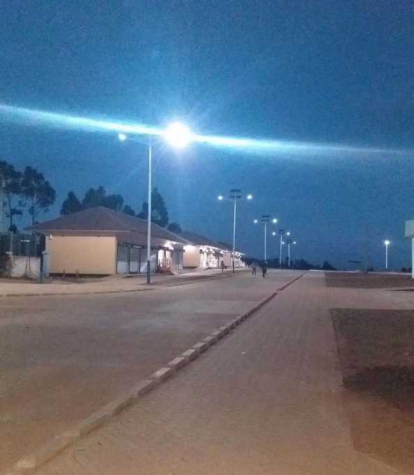 耀州区非洲科特迪瓦太阳能路灯工程